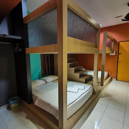 Golden Guest House クアンタン エクステリア 写真